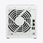 Servidor de almacenamiento NAS QNAP TS-433 vista trasera puertos de red 2.5GbE y ventilador